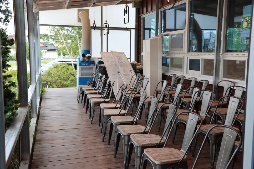Entrance and reservation information at Jeong Eunsuk Chodang Sundubu