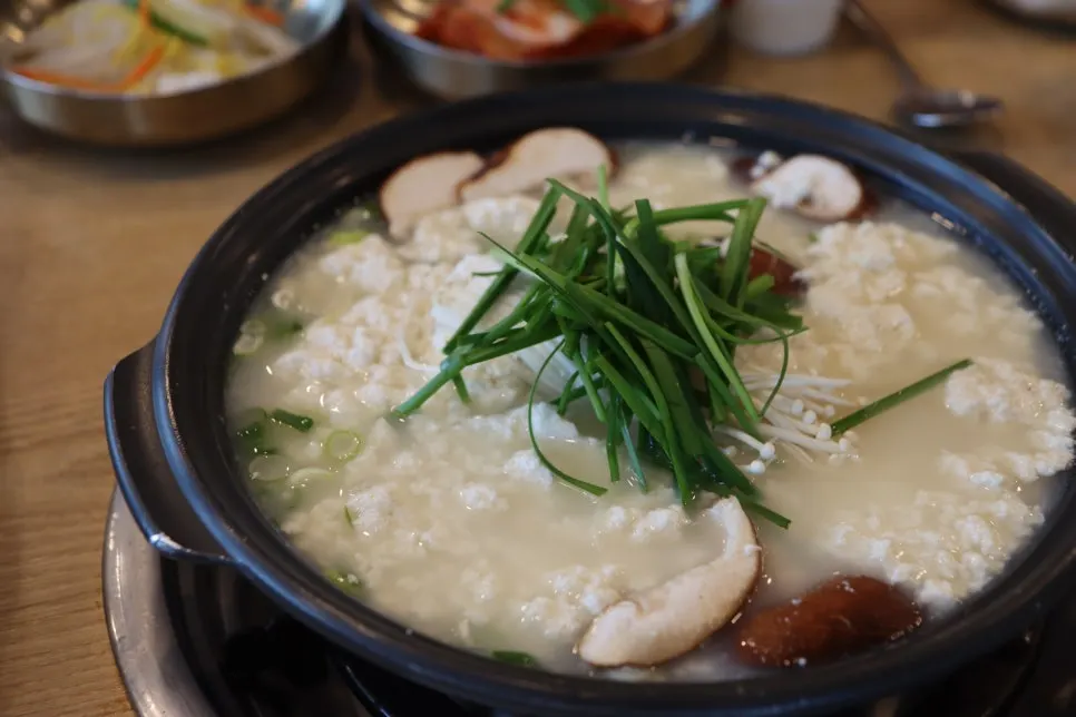 Sundubu jeongol simmering at the table