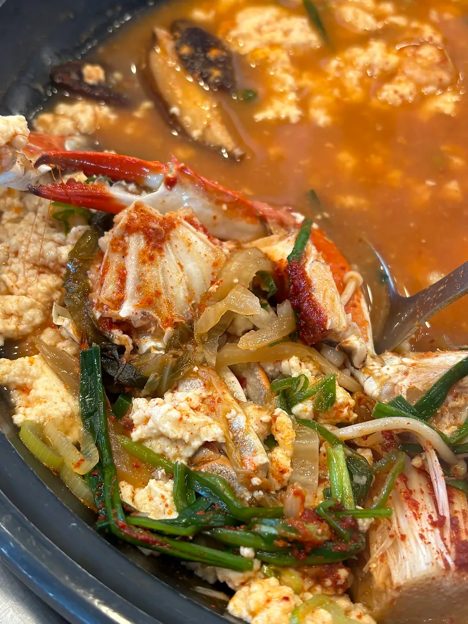 게가 들어간 초당순두부전골 국물