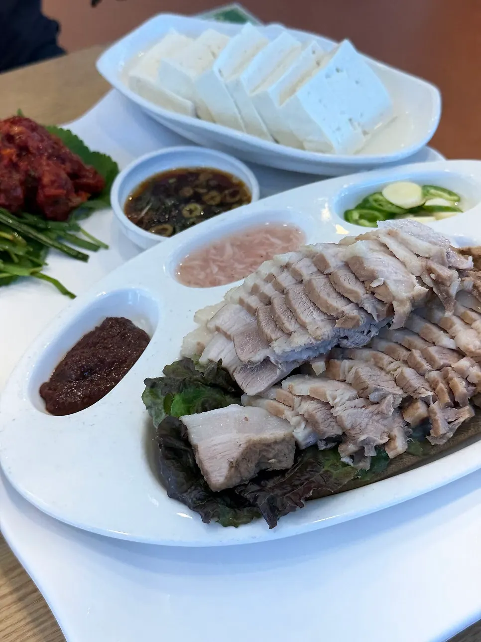Chodang Premium Table Set spread