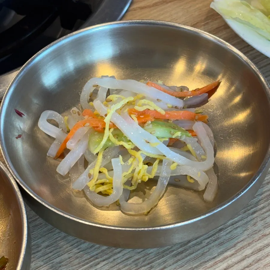 정갈하게 나온 기본반찬