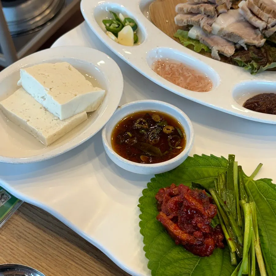 두부삼합 재료 구성