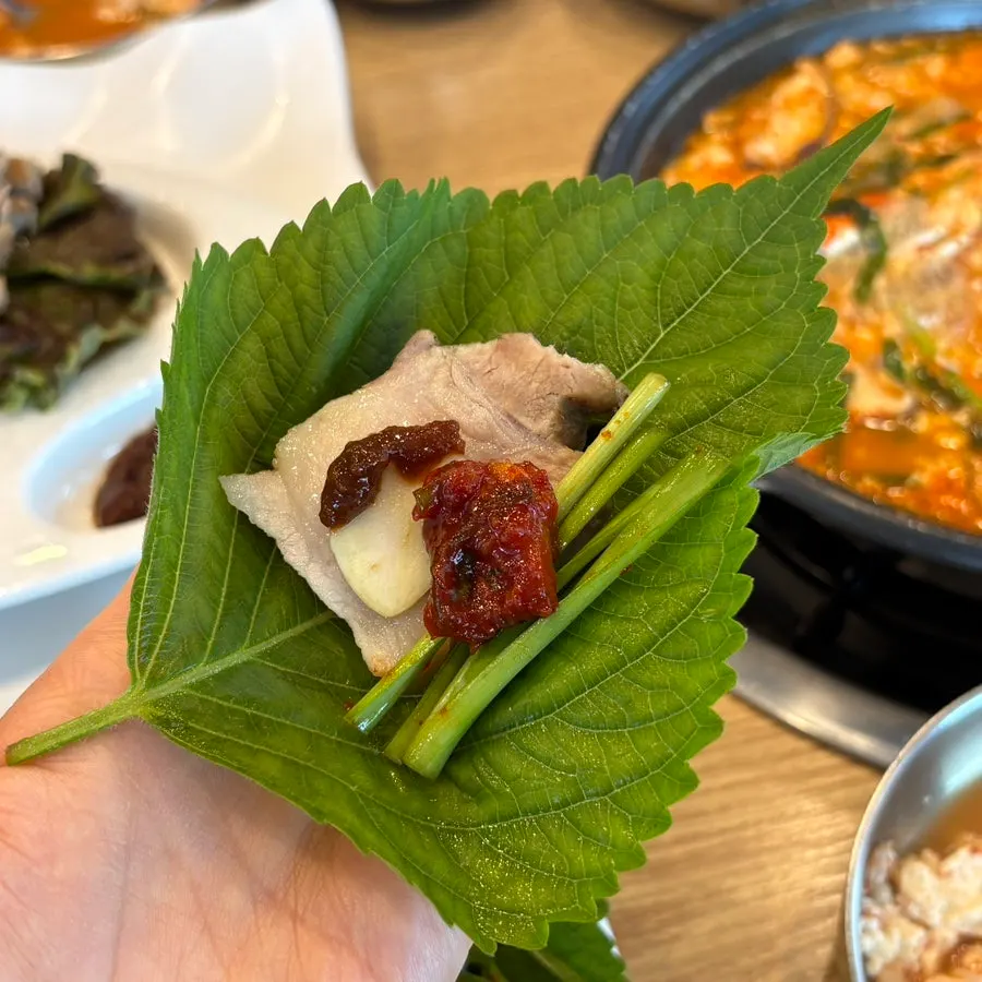 쌈으로 즐기는 두부삼합