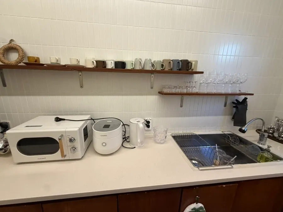 View of the 1st floor kitchen at Yeongjin-gil 51