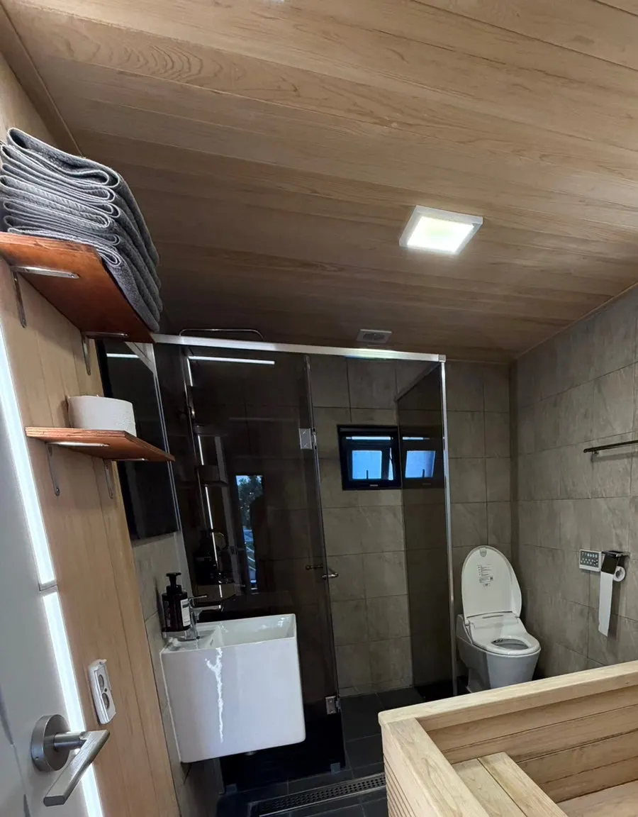 2nd floor bathroom with hinoki tub