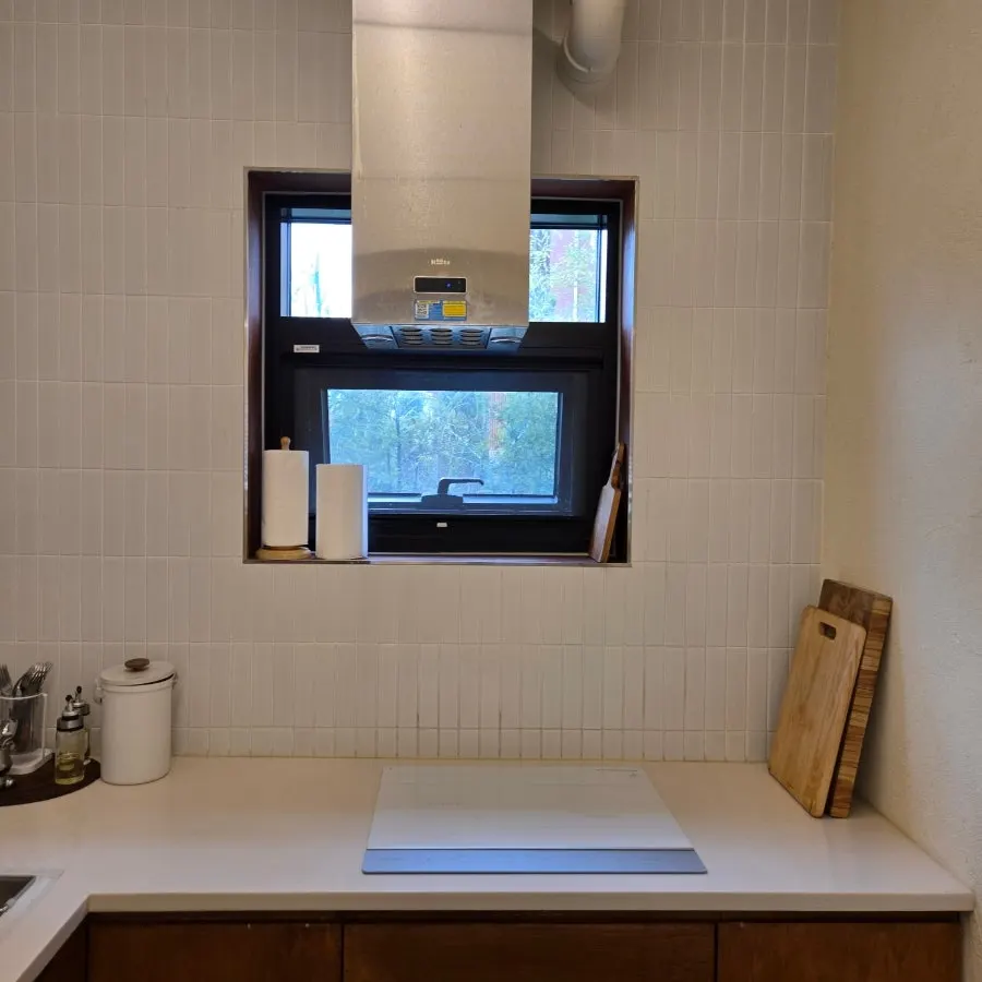 Large refrigerator on the 1st floor of Yeongjin-gil 51
