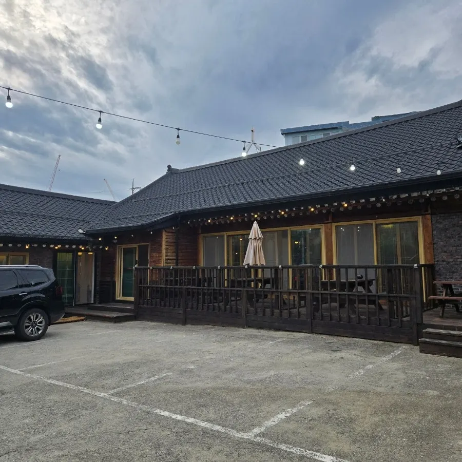 Gangneungok Hongje Branch on Toseong-ro