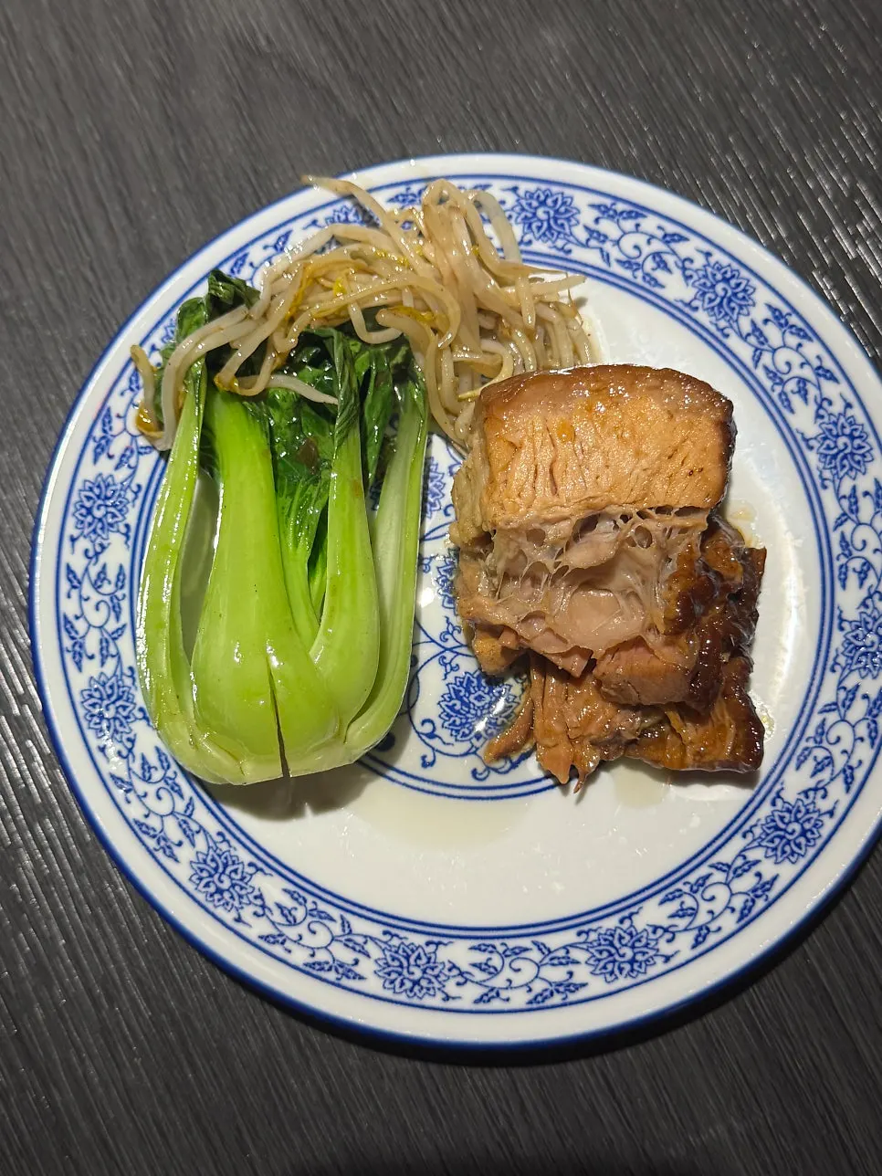 Dongpo-yuk served with bok choy and bean sprouts