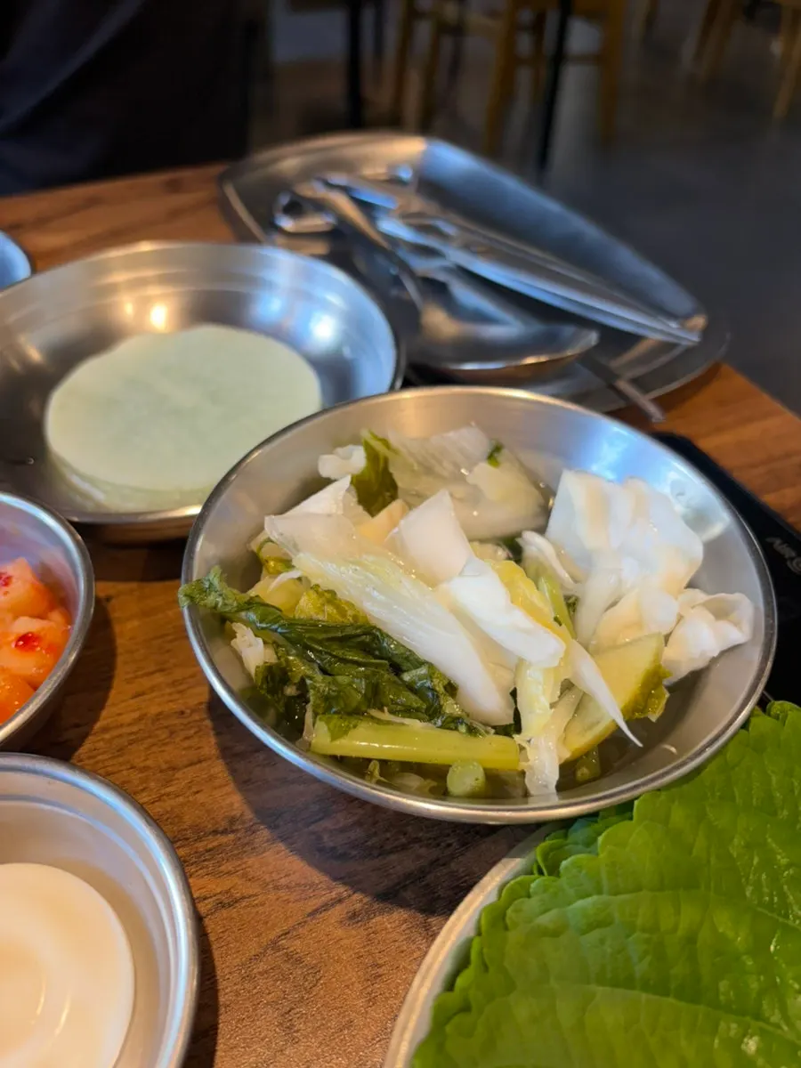 Seaweed soup before the nakgopsae meal