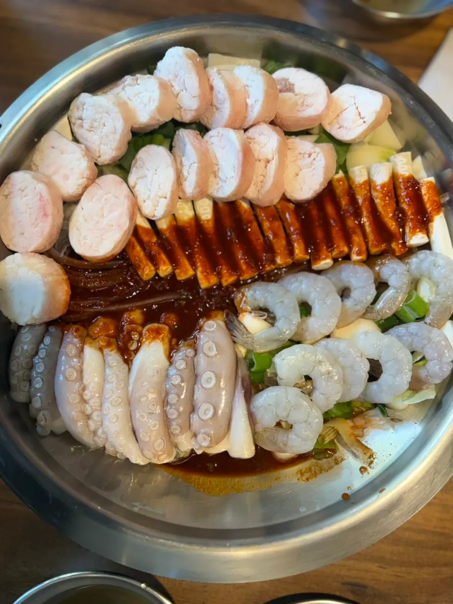 Large Korean beef daechang nakgopsae