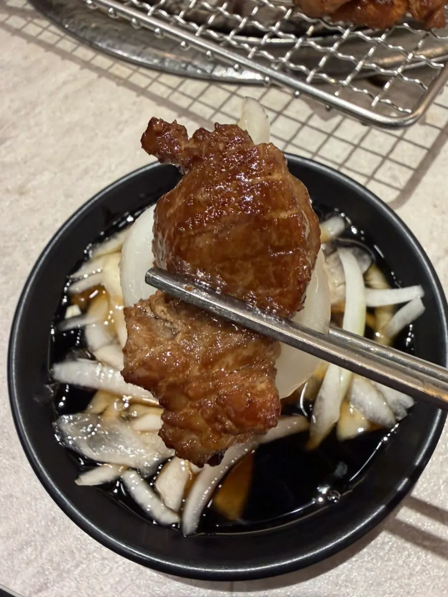 Grilled sweet-and-salty pork ribs