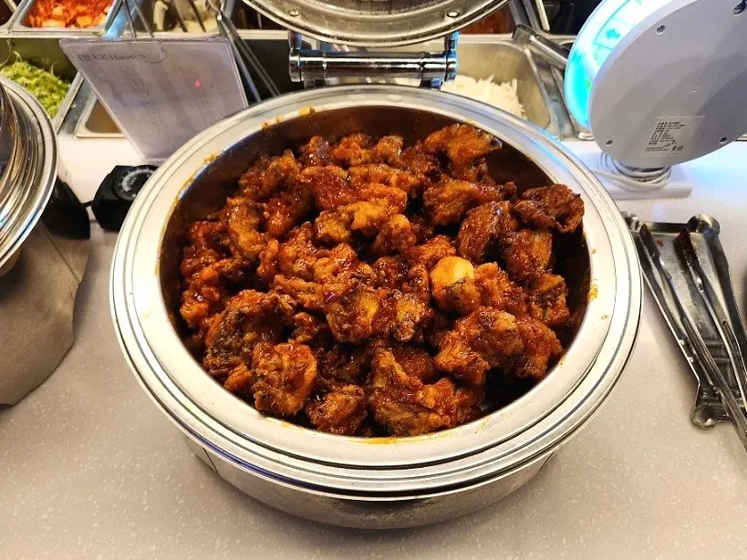 Self-serve bar with fried kimmari and ketchup
