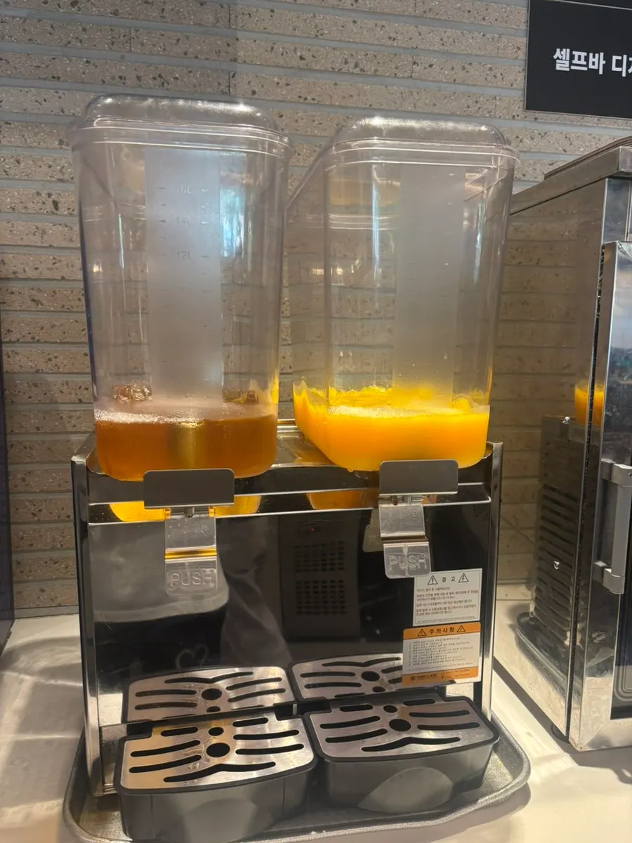 Tteokbokki station at the self-serve bar