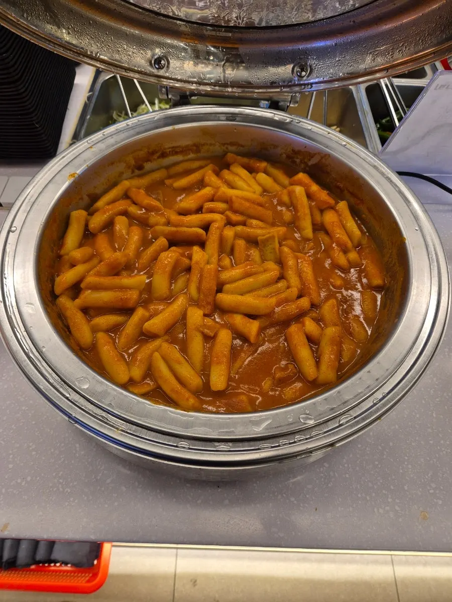 Fried food kept warm at the self-serve bar