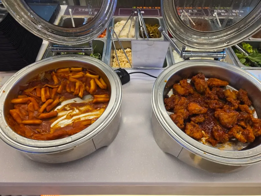 셀프바 고기 진열 코너