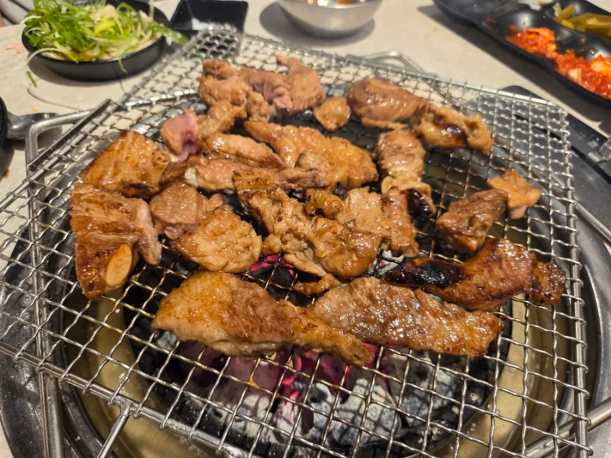 돼지갈비와 삼겹살 무한리필 한 상