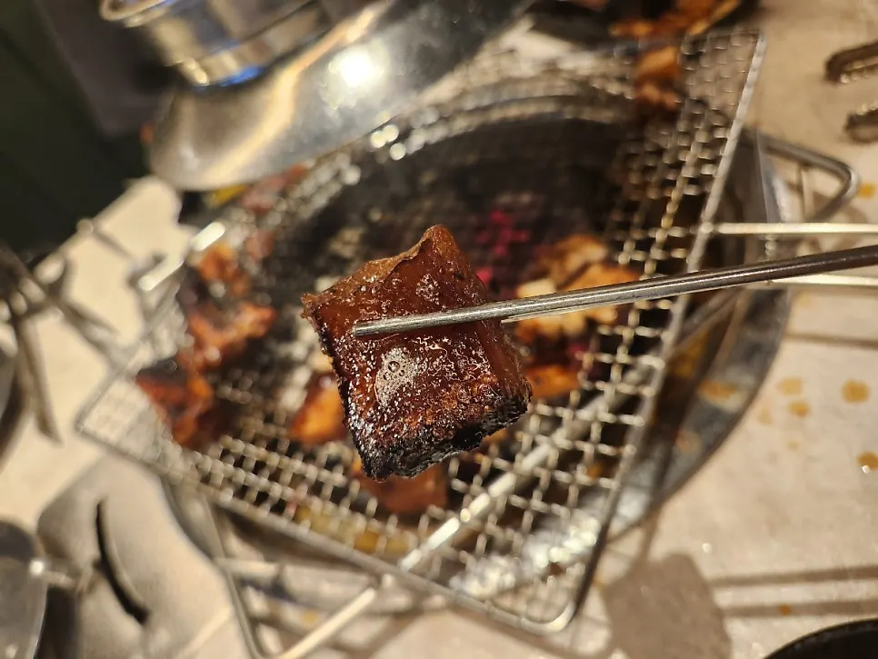 Bone-in all-you-can-eat pork ribs