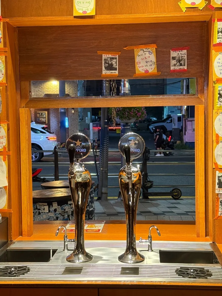Interior decor inside Ganppa Beer Gwangalli 2