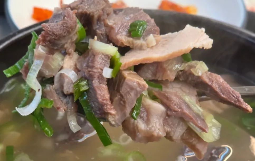 한우 곱창전골과 함께 주문한 순대국, 순대