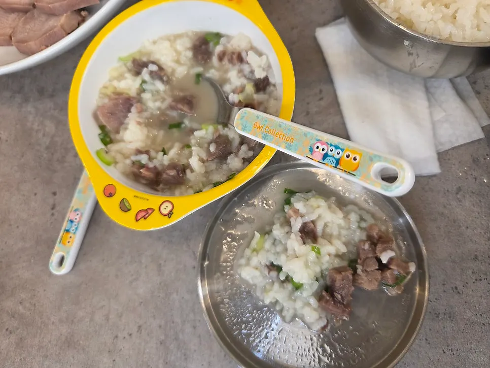 Rice spooned into the sundaeguk broth