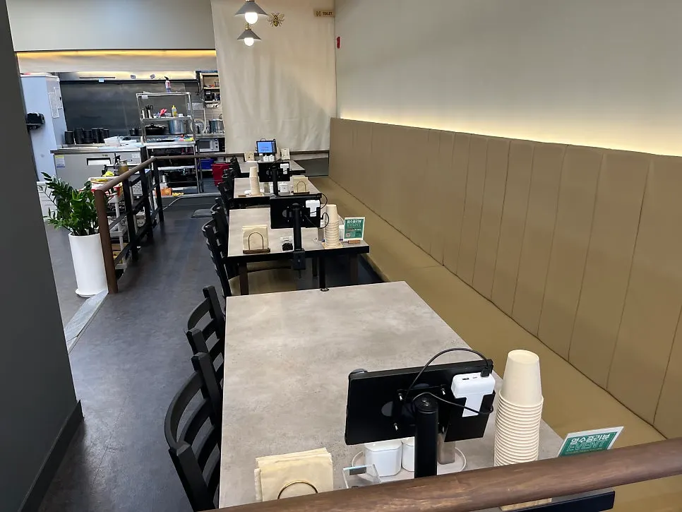 Bright dining room at Gukdam Sundaeguk Main Branch