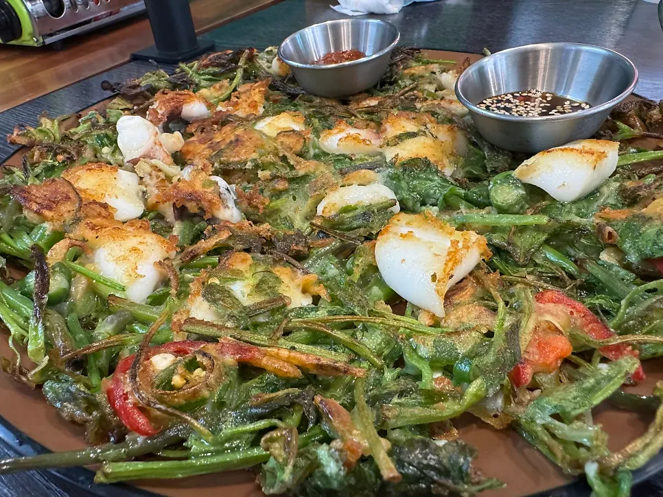 Thinly cooked minari cuttlefish seafood pancake