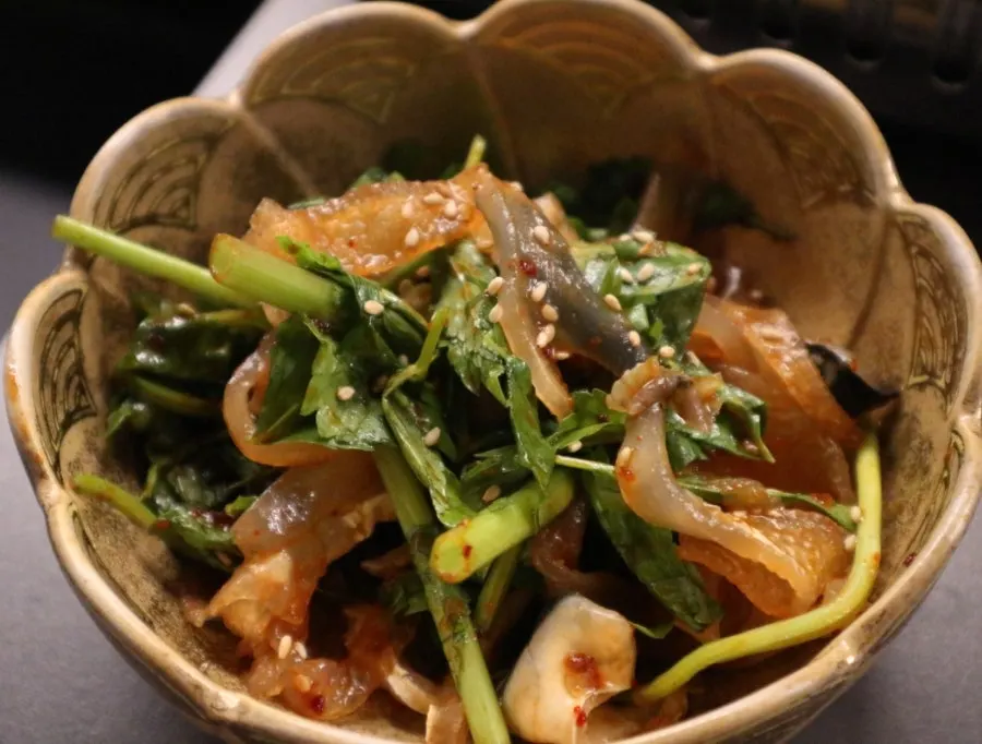 Seasoned fugu skin served alongside the fugu nabe