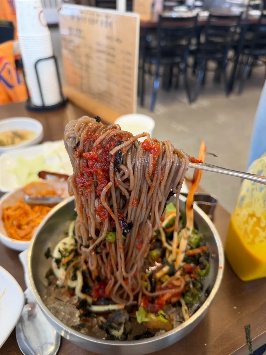 Bibim makguksu served with dakgalbi