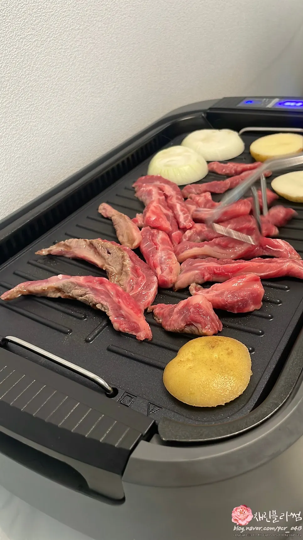 Wagyu meat and vegetables grilling at home