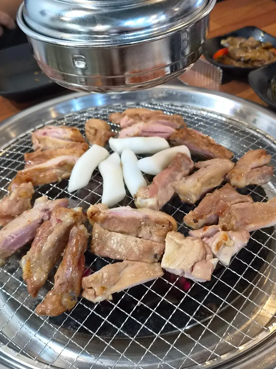 Table at Dami Seorak Charcoal-grilled Dakgalbi after finishing the meal