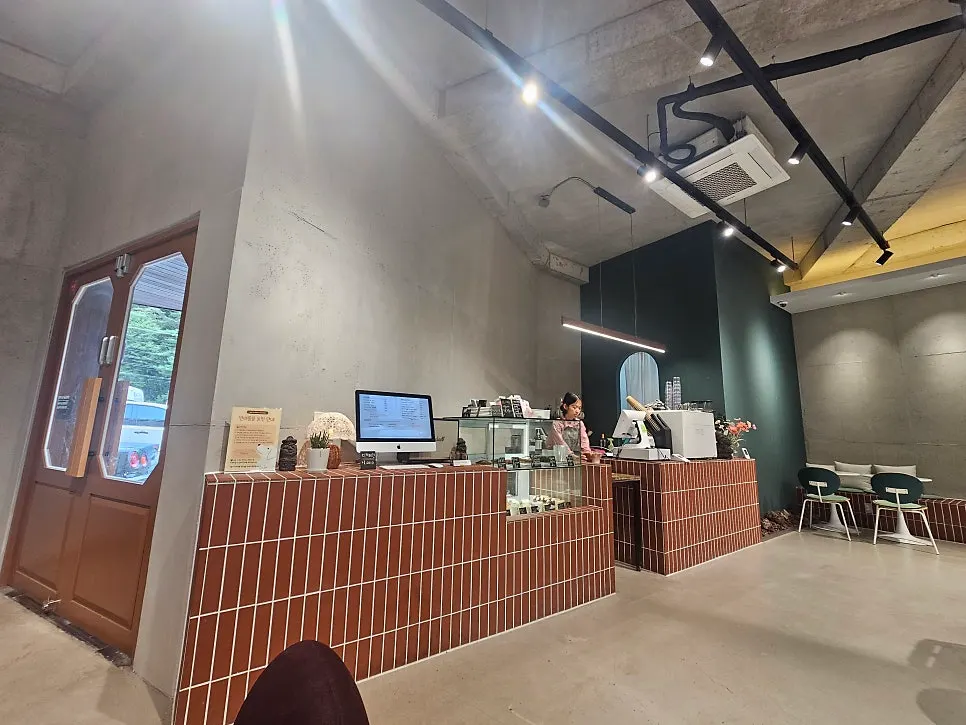 Indoor space at Cafe Imchori