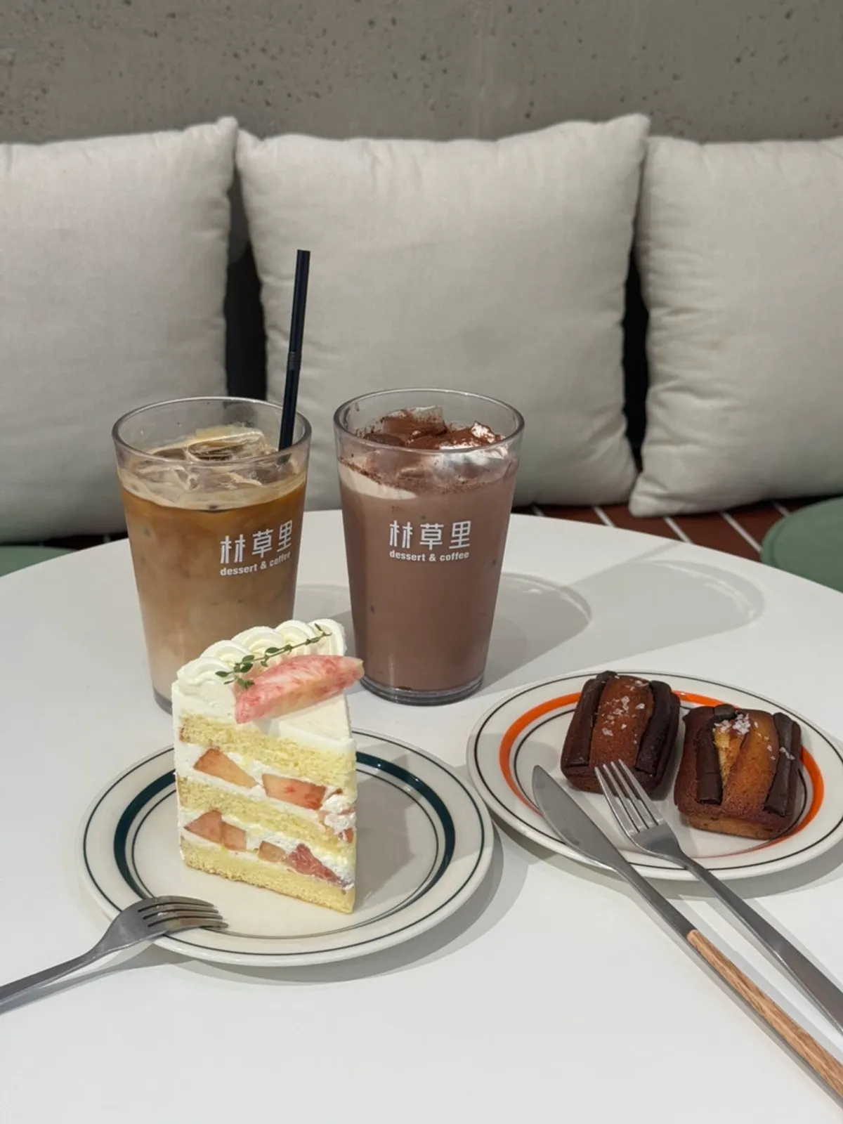 Desserts and drinks at Cafe Imchori in Gapyeong