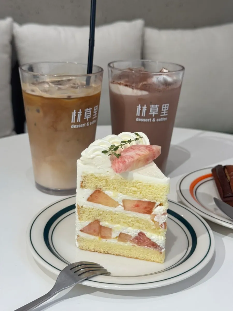 Cake and coffee at Cafe Imchori