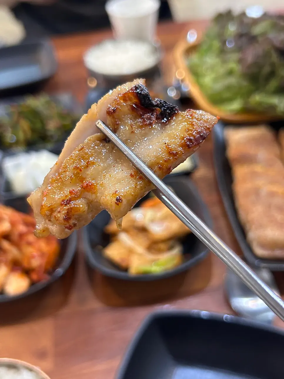 Full table spread of dakgalbi