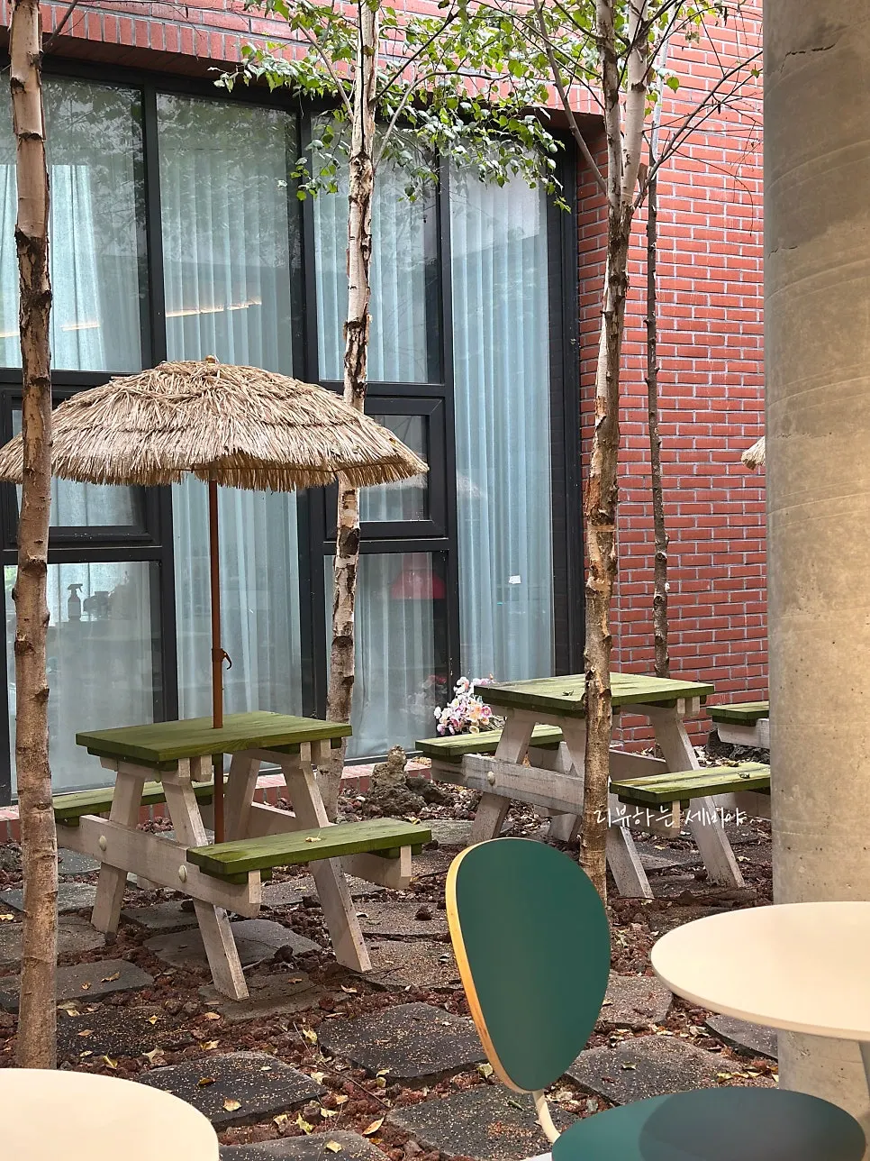 Cafe Imchori dining hall, good for family and group visits