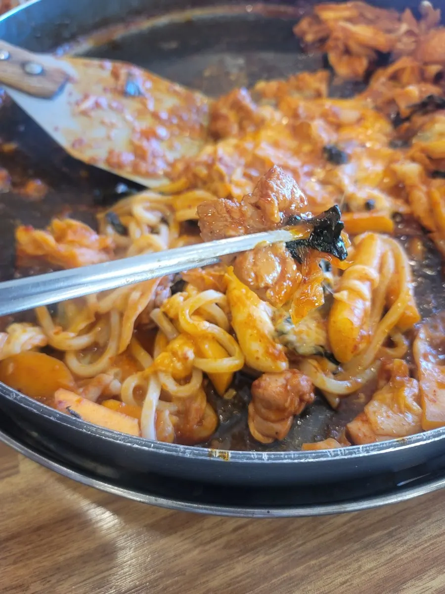 Table at Jayeon Dakgalbi near the end of the meal