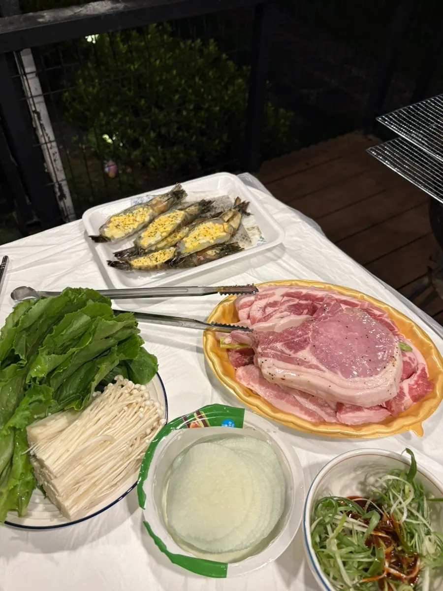 Meat on a pension charcoal barbecue