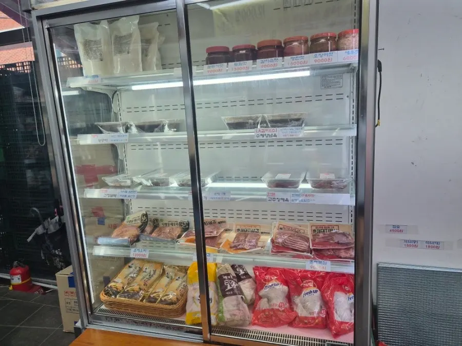 Meat display case at Ari Chuksan