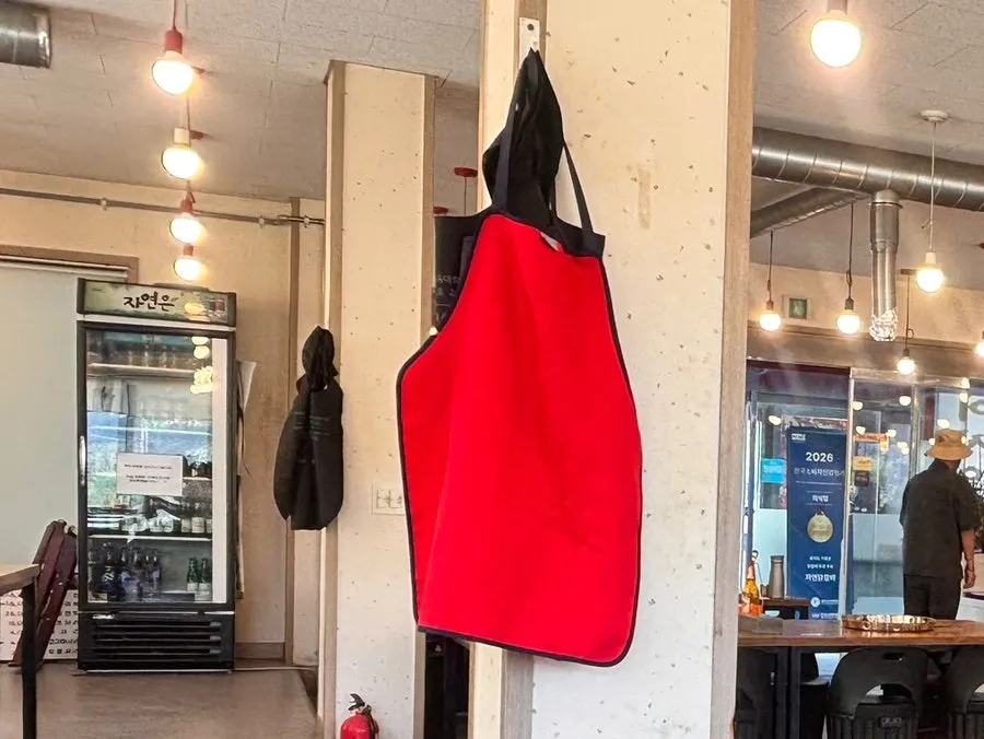 Disposable aprons provided at the restaurant