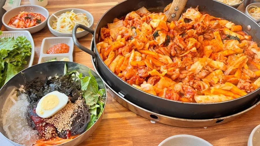 Final wrap-up image of the Gapyeong Jayeon Dakgalbi visit