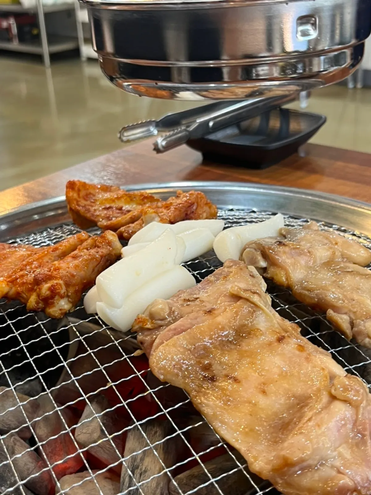 다미설악숯불닭갈비 숯불닭갈비 한 상