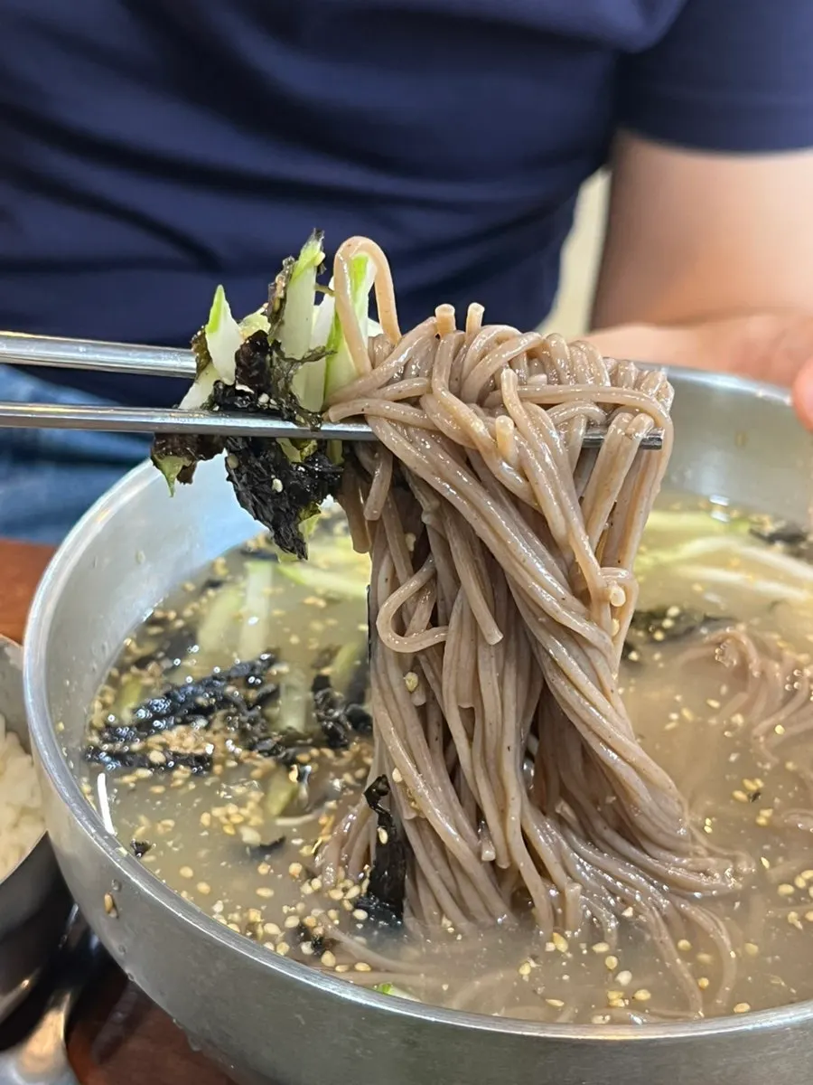 닭갈비와 함께 구워지는 쌀떡