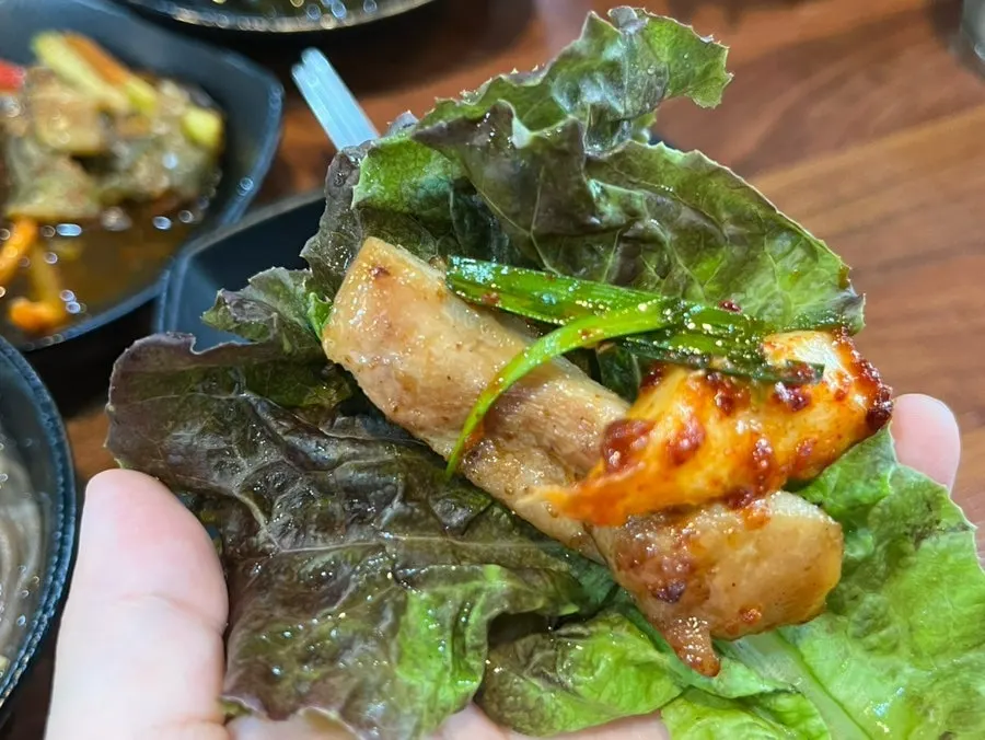 Fully cooked soy sauce dakgalbi with wrap vegetables