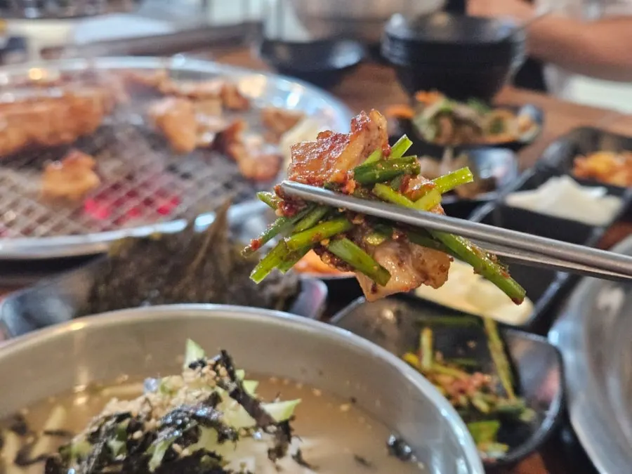 함께 구운 가래떡과 상추쌈