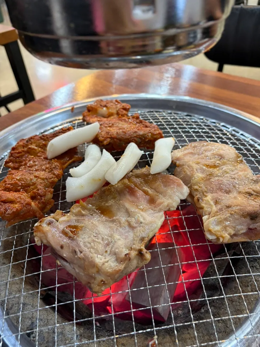 Eggplant salad, deodeok salad, and other side dishes