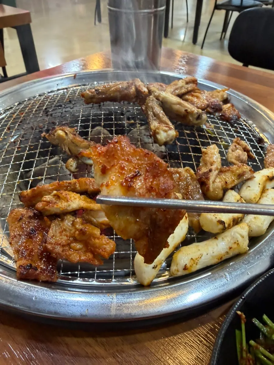 Soy sauce and spicy dakgalbi cut into bite-size pieces