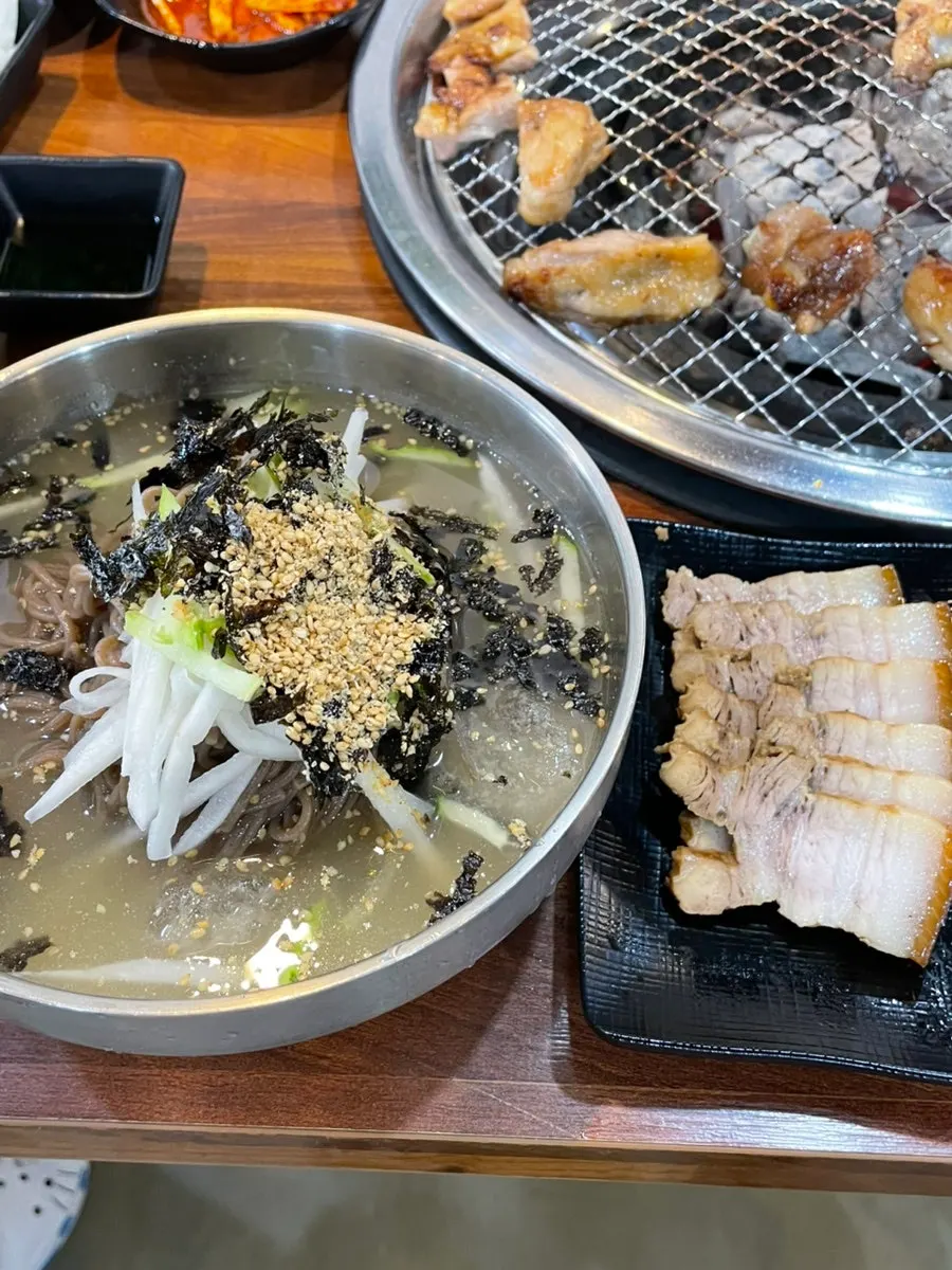A refreshing bowl of mul-makguksu
