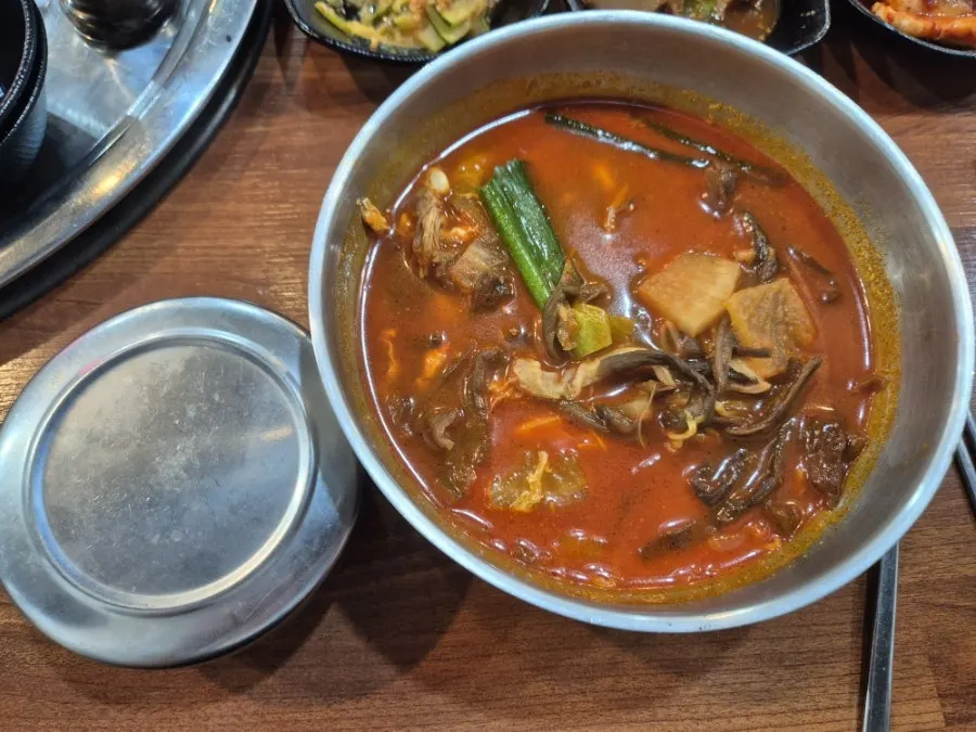 Sauce served with the makguksu