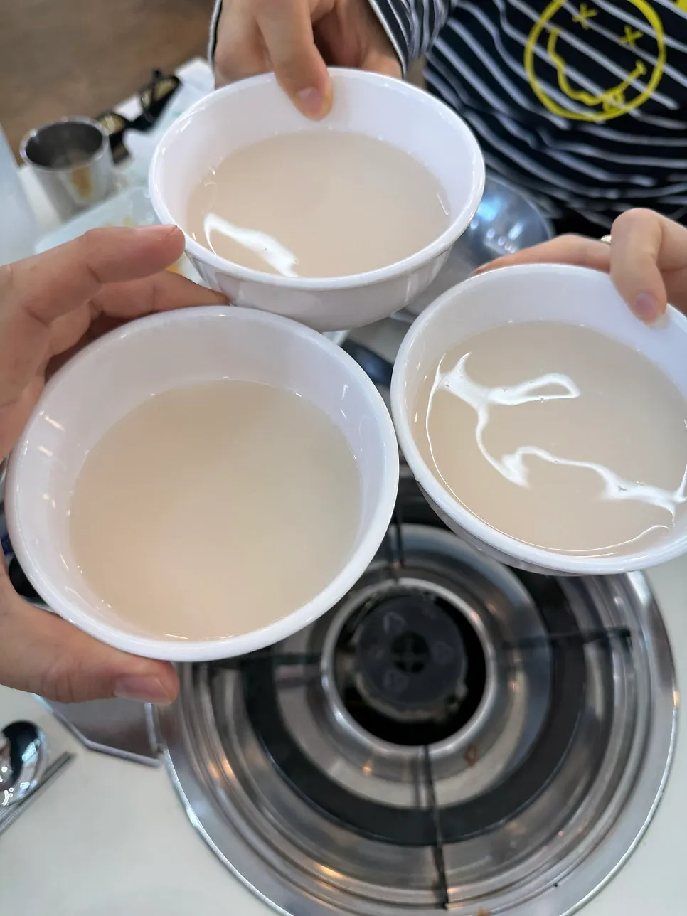 Botella de makgeolli de piñones de Gapyeong