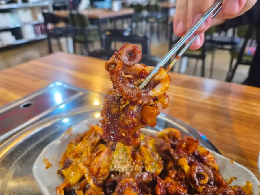 비벼 먹은 직화불쭈삼 덮밥